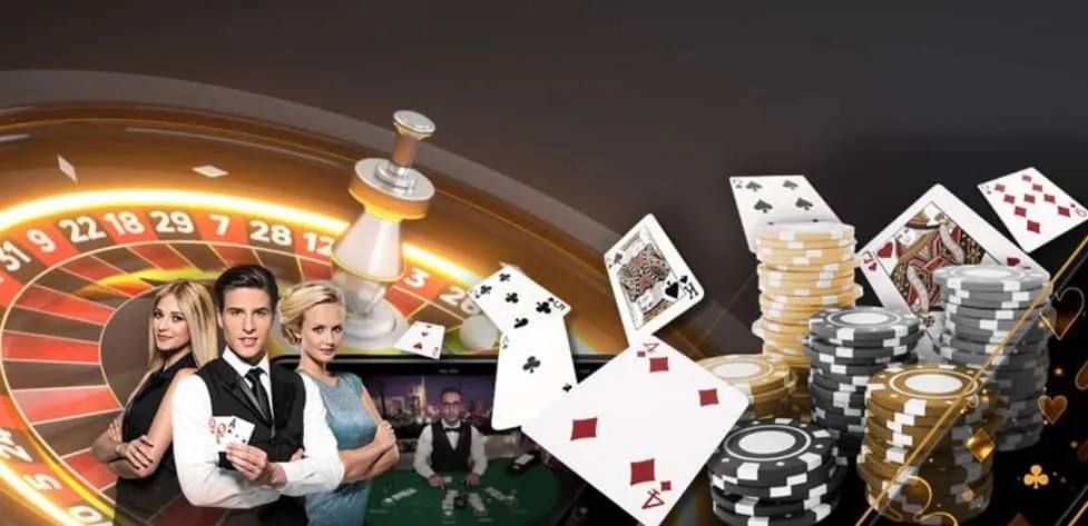 Live dealer presenting an online blackjack game